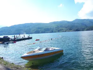 Pontonska Plaža Na Jezeru Perućac