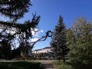 Памятник Икару