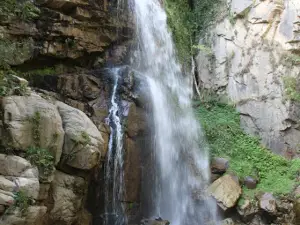 MANLE ŞELALESİ