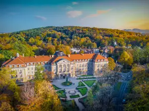 Park Zdrojowy im. H. Wieniawskiego.