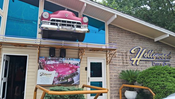 Hollywood Dream Cars - Automobile Museum