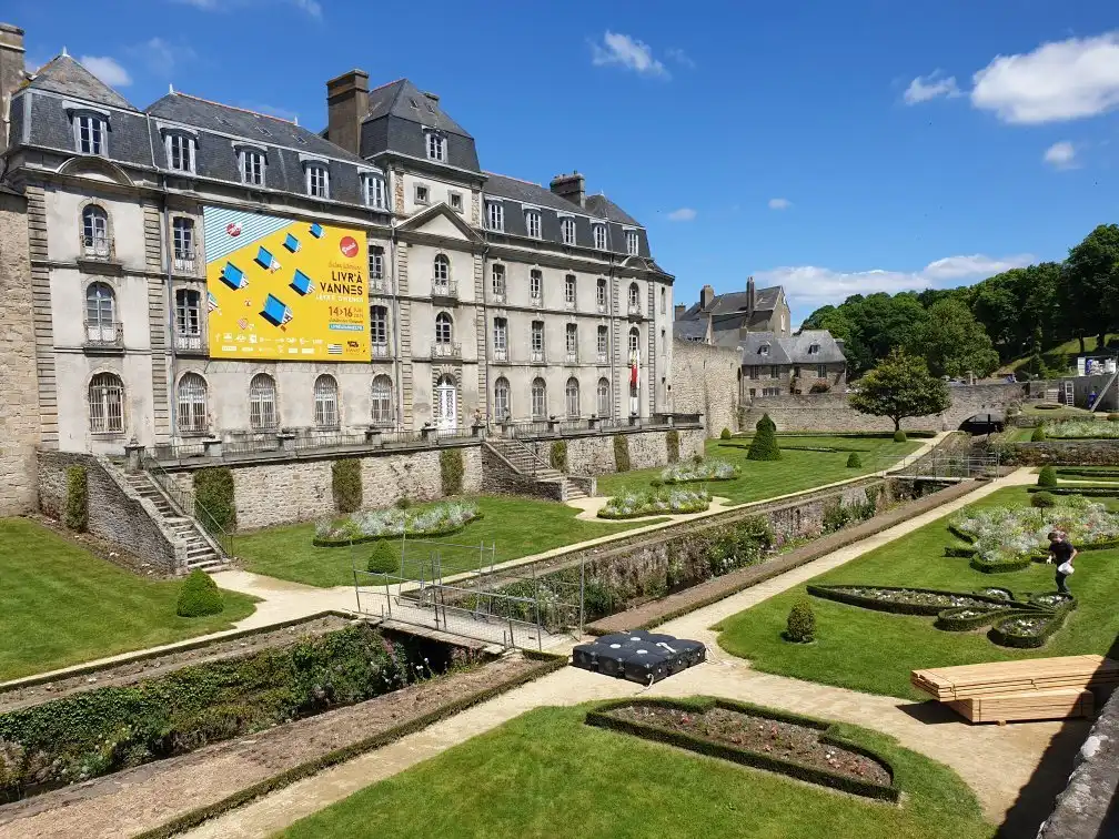 Hotels near Remparts de Vannes