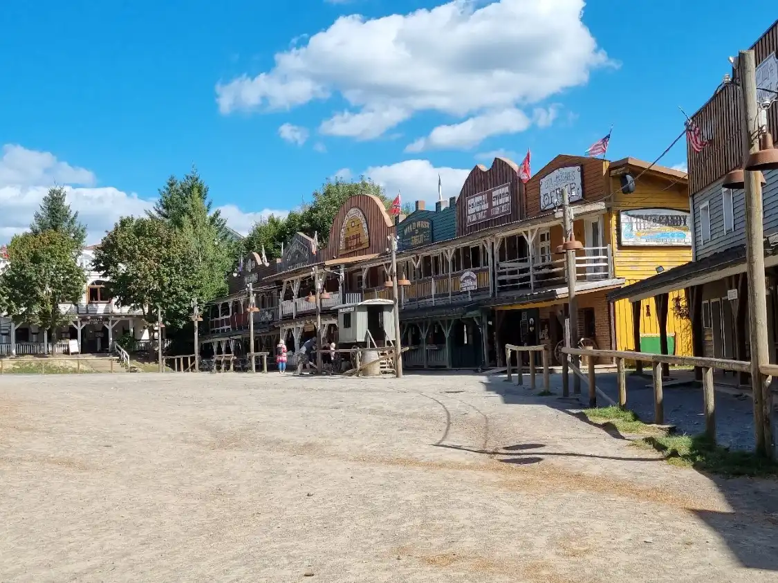 Hotels near Pullman City Harz