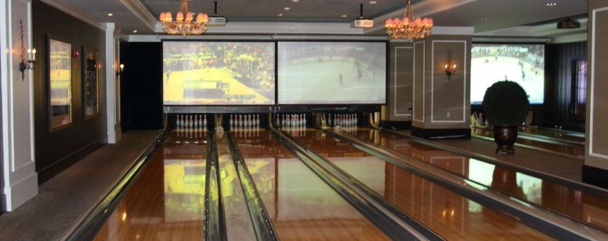 High Rollers Luxury Lanes & Sports Lounge