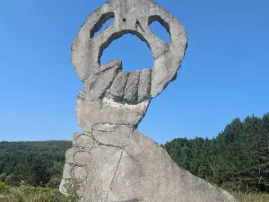 Screaming Heads