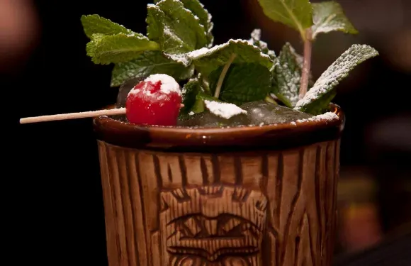 Switch Die Cocktail Bar