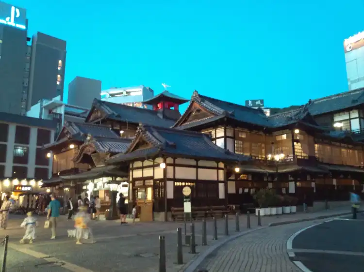 Hotel dekat Shinrokaku