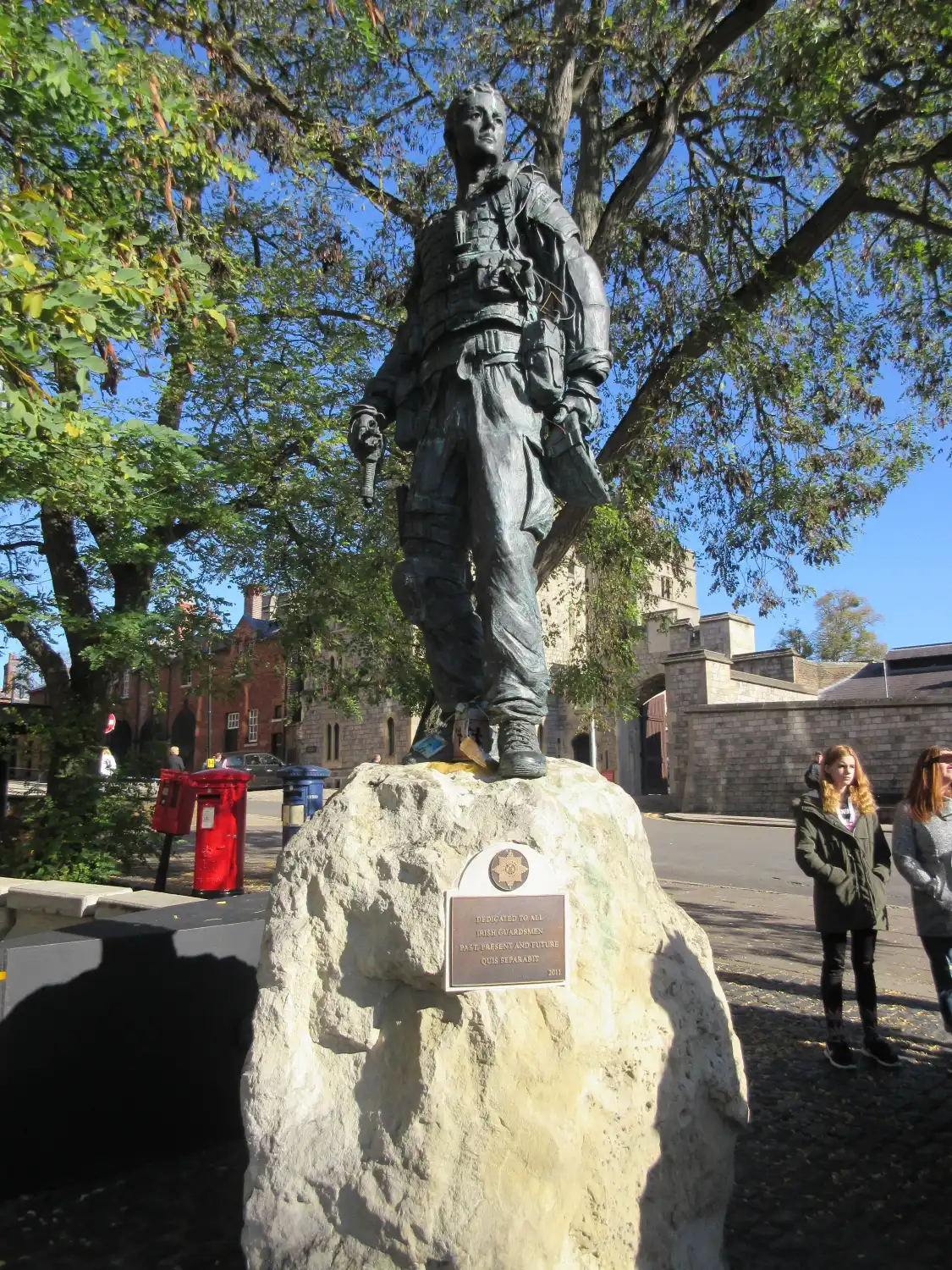 Hotels near Irish Guardsman Statue
