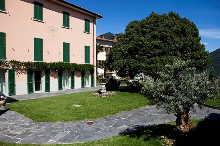 Hotels in Porza