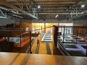 Hopa Park - Park Trampolin, Dmuchańce
