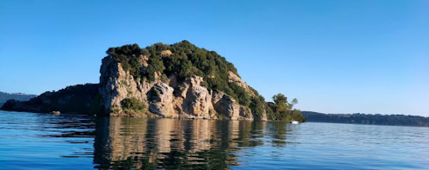 Isola Martana