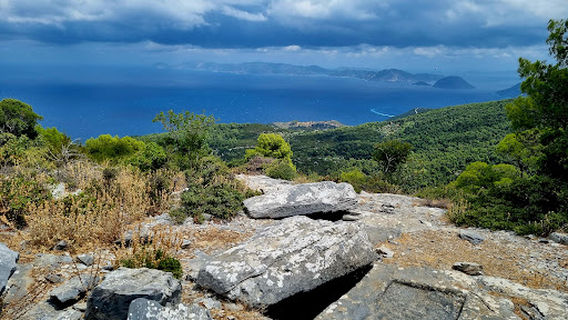 Carved Graves Sedoukia