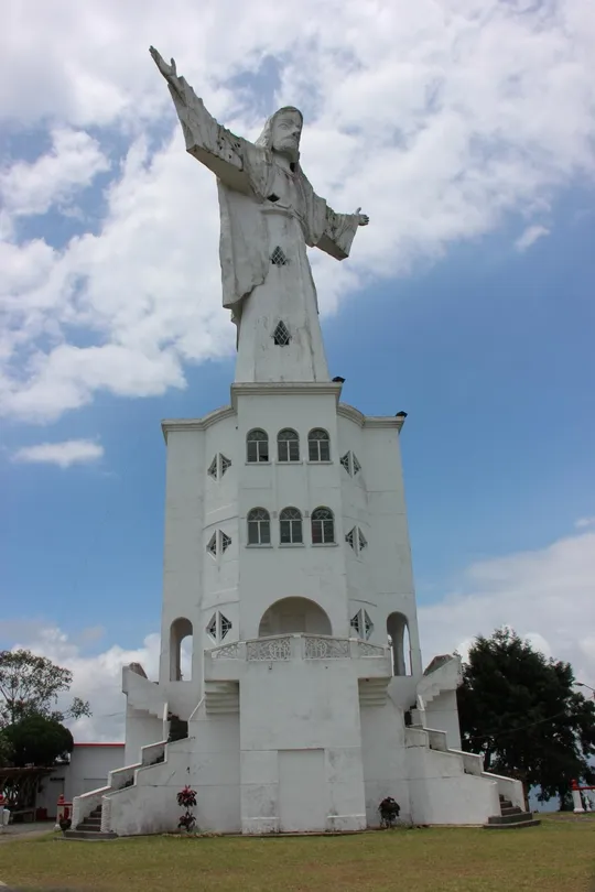 5_Cristo Rey monument