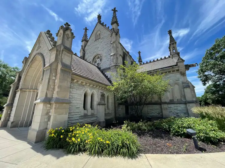 Hotels in der Nähe von Crown Hill Cemetery