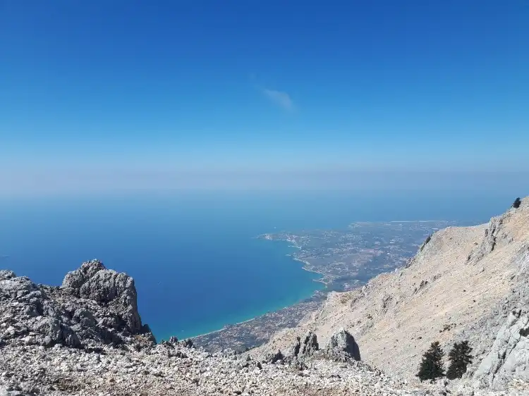 Hotels near Mount Ainos National Park