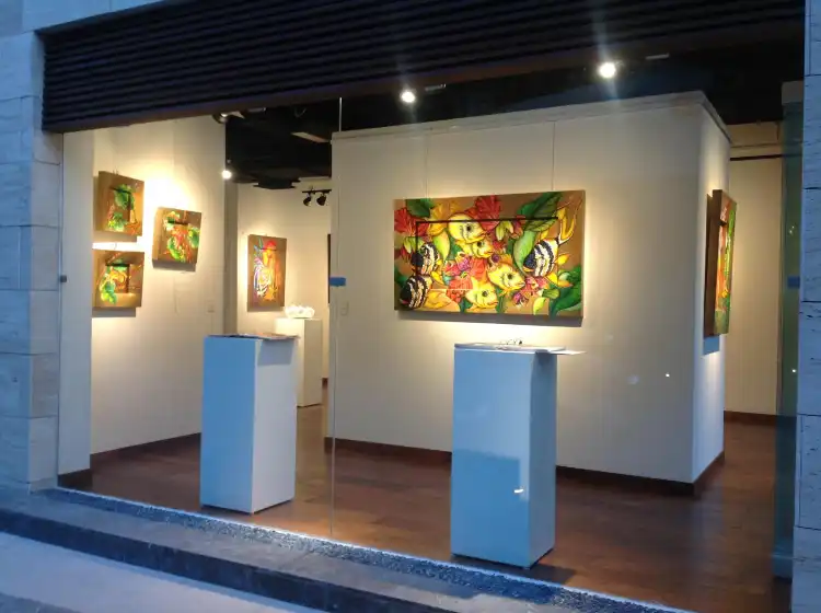 Hotel dekat Galeria Luis Sottil