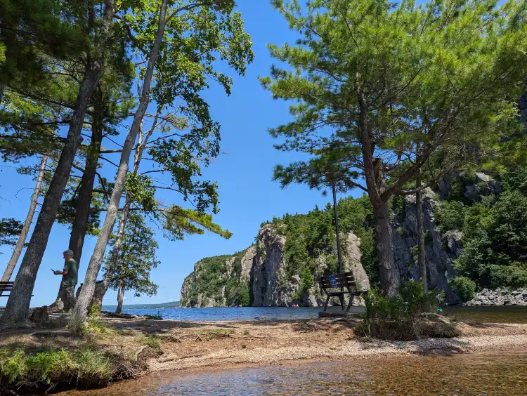 Hotel a North Frontenac