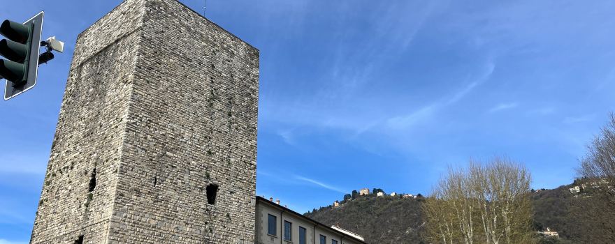 Porta torre di Como