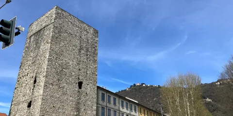Porta torre di Como