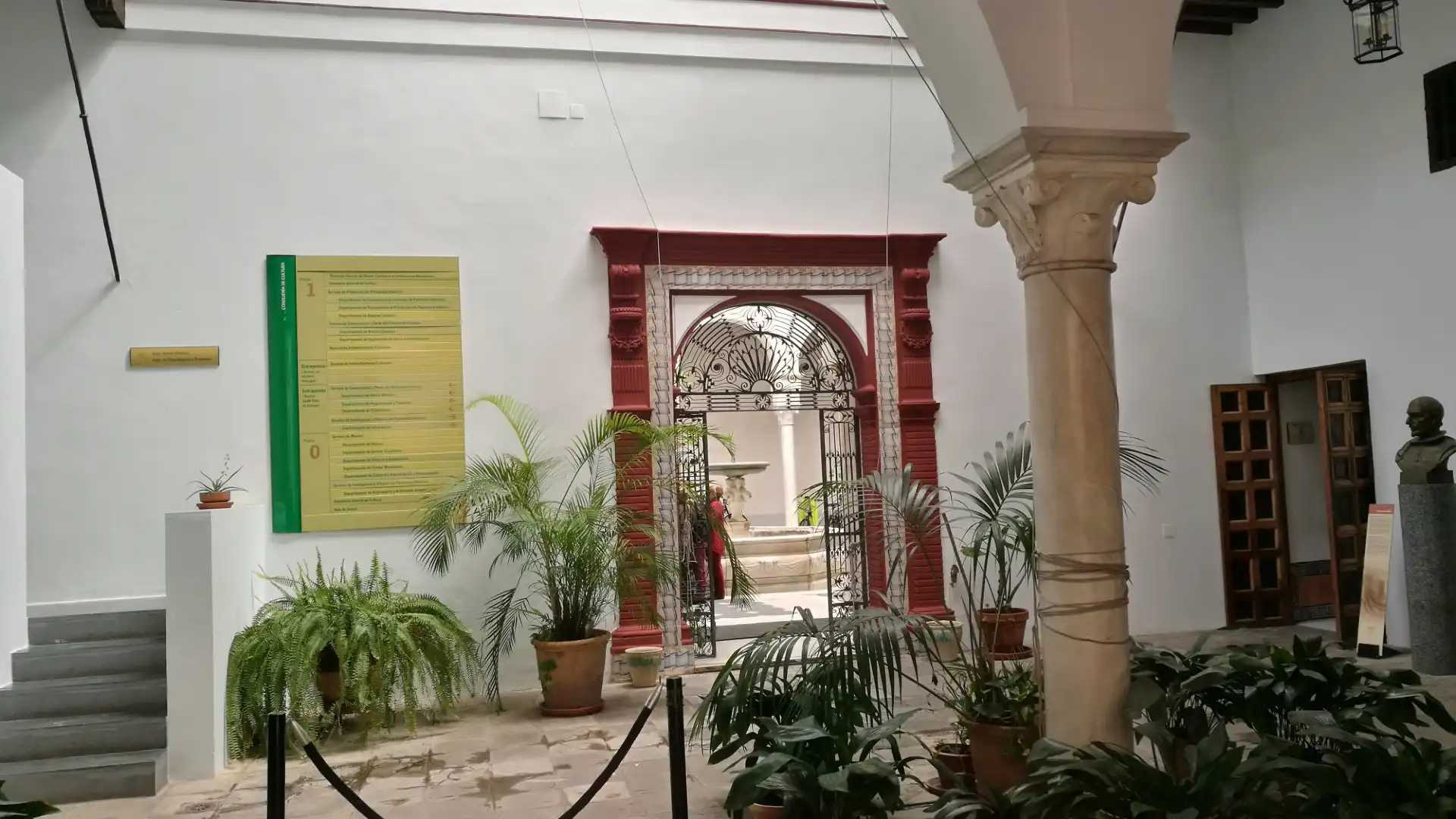 Hotels near Palacio Manara
