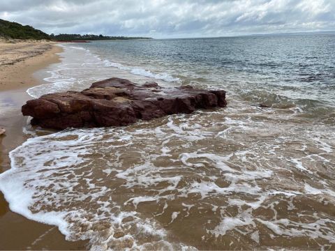 Red Rocks Beach