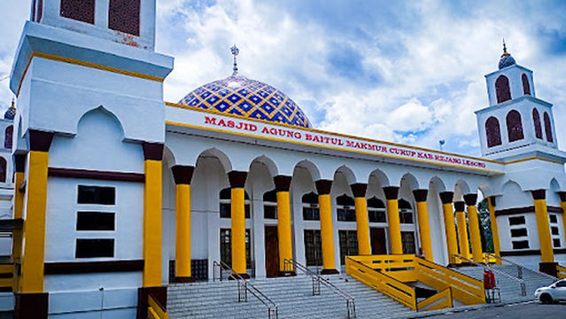 Masjid Agung Baitul Makmur