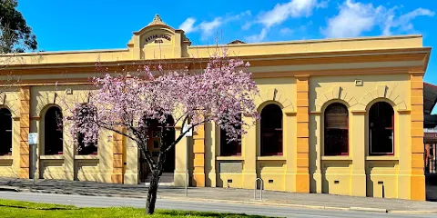 Castlemaine Library