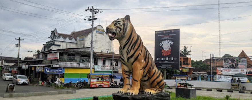 TUGU MACAN SIMO