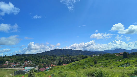 Boekit Ambatjang Paardenrenbaan en Terrein
