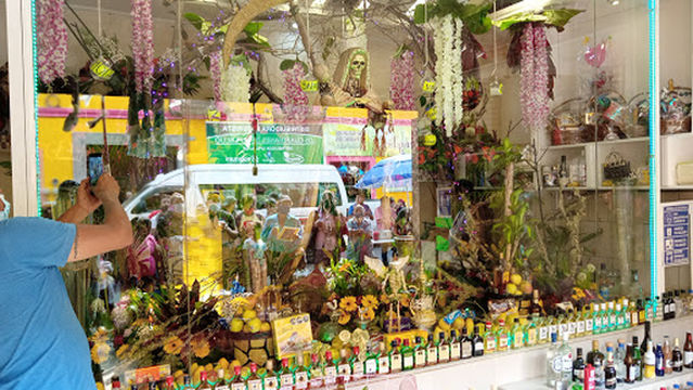 Majestuoso altar de la Santa muerte en Puebla