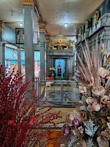 Hotels near Mariamman Hindu temple