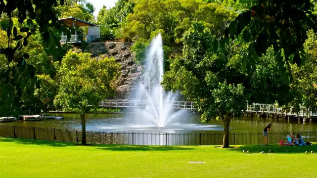 Hotels near Roma Street Parkland