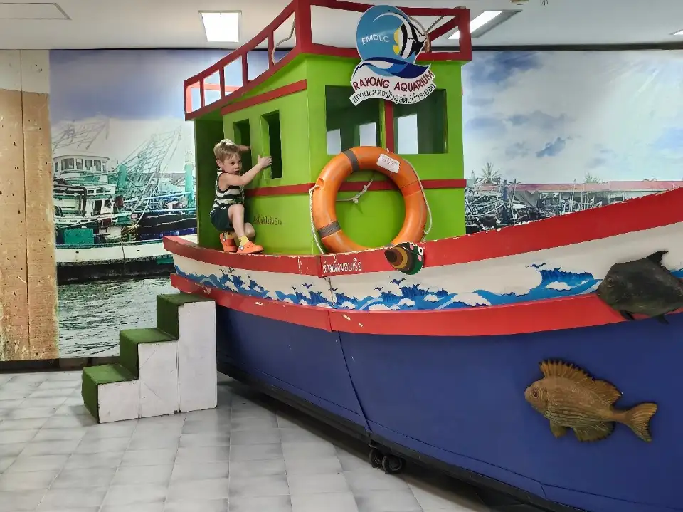 1_สถานแสดงพันธุ์สัตว์น้ำระยอง