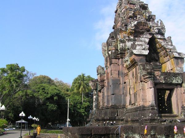 พระธาตุนารายณ์เจงเวง