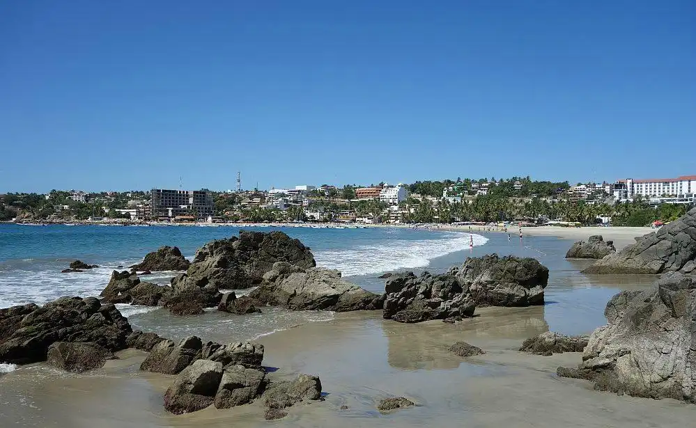 Hotels near Playa Marinero