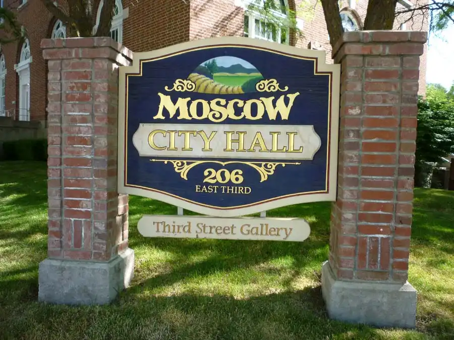 Hotels near Third Street Gallery