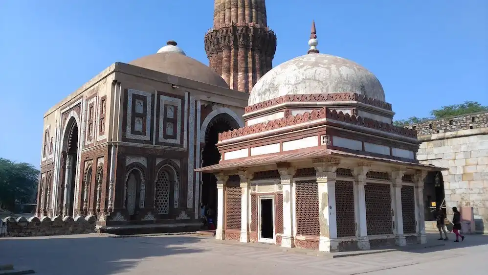 Hotel in zona Tomb of Imam Zamin
