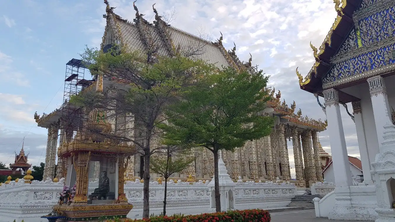 โรงแรมใกล้วัดป่าเลไลยก์วรวิหาร