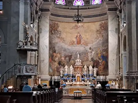 鄰近的裏雅斯特聖母教堂的酒店