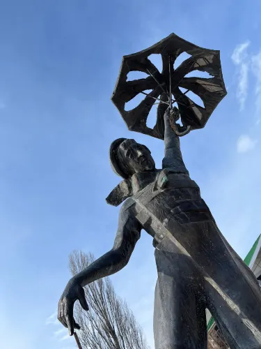 Leonid Yengibarov Monument