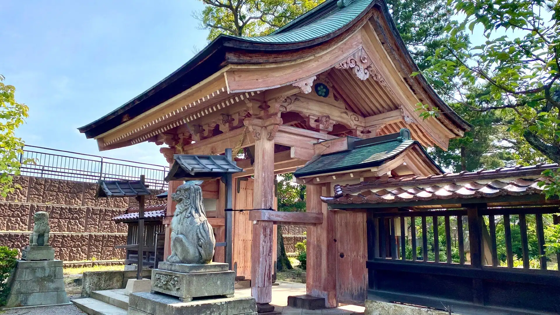 小松天満宮周辺のホテル