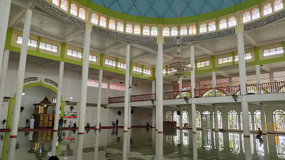 Masjid Agung Almubarak