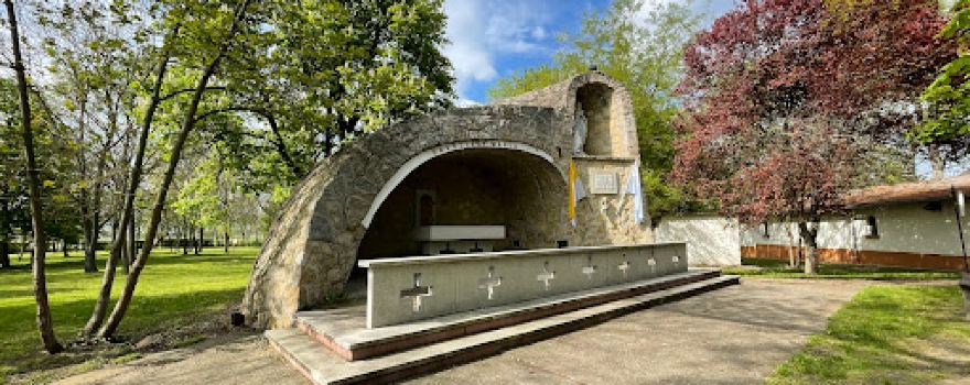 Pálosszentkút Shrine