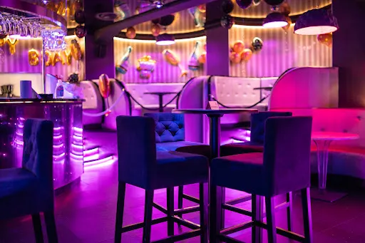 Tusa Music Club & Karaoke