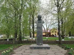 Monument Yevhen Pavlovych Hrebinka