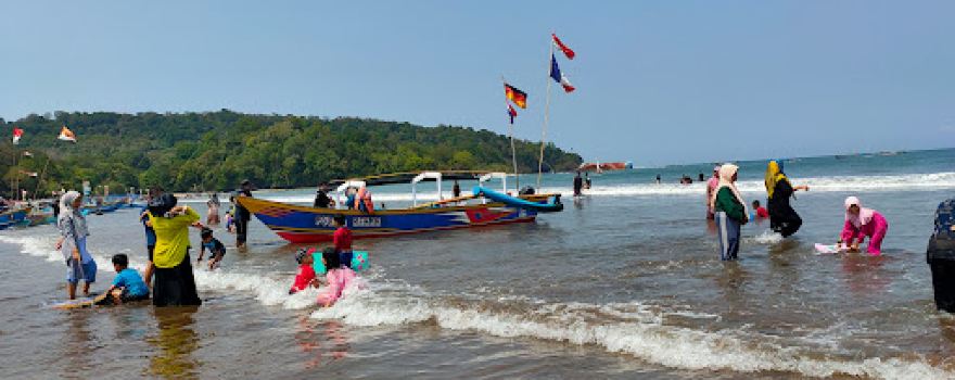 Pangandaran Beach .taman Pangandaran