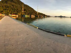 Dermaga Kristal Natuna