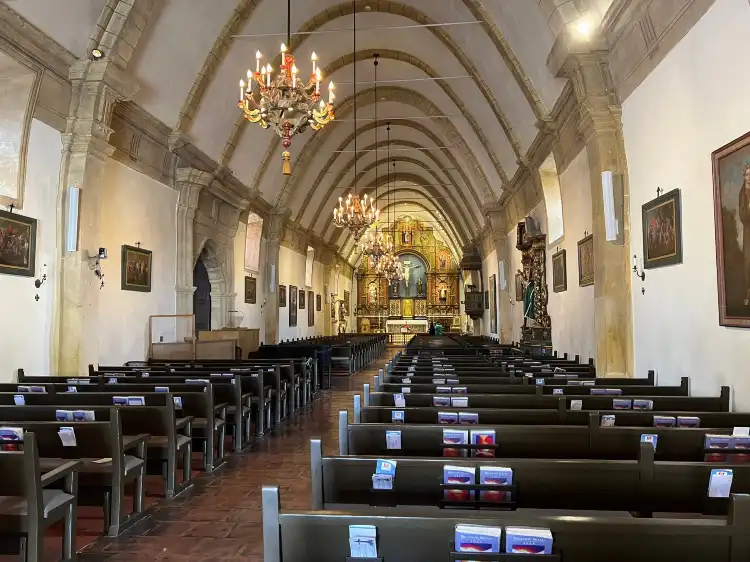 Các khách sạn gần Carmel Mission Basilica Museum