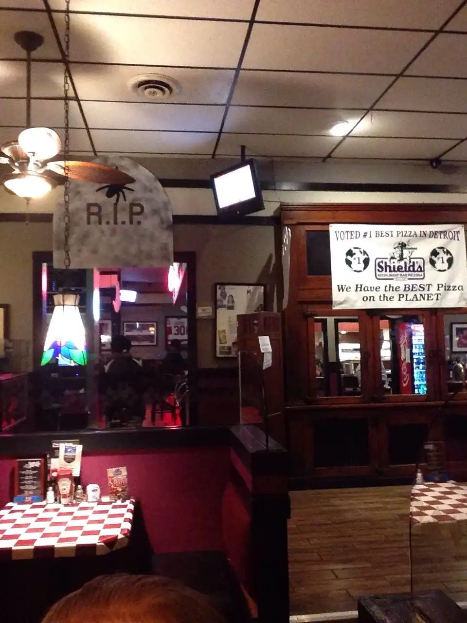 Hotels near Shield's Restaurant Bar Pizzeria