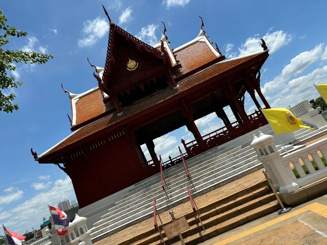 3_Santichaiprakan公園